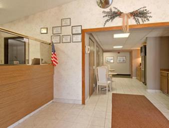 Foto 3: Super 8 by Wyndham Hartford WI