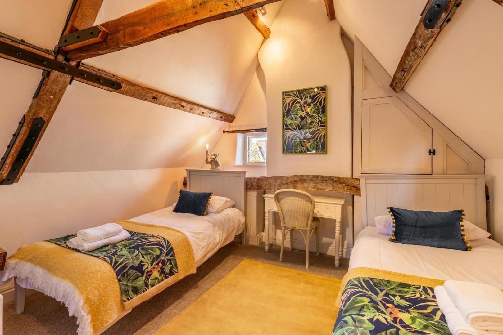 Host & Stay - The Old Paul Pry photo 4