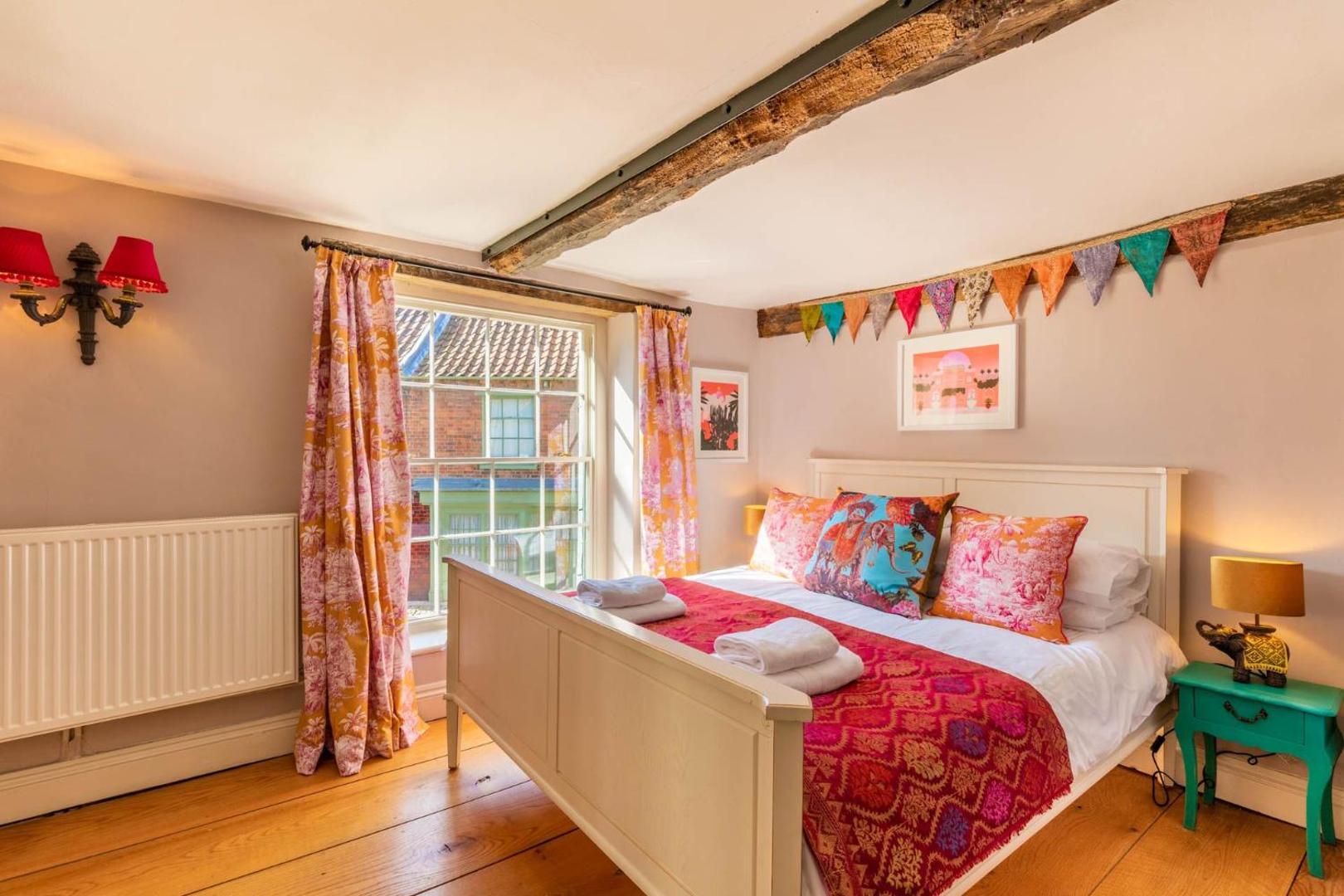 Host & Stay - The Old Paul Pry photo 6