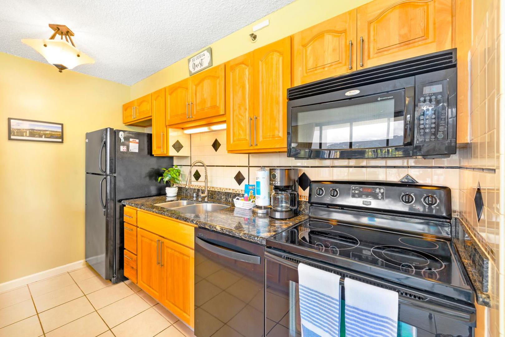 Bilde 4: Stylish with Mountain Views, Parking, Steps to Beach