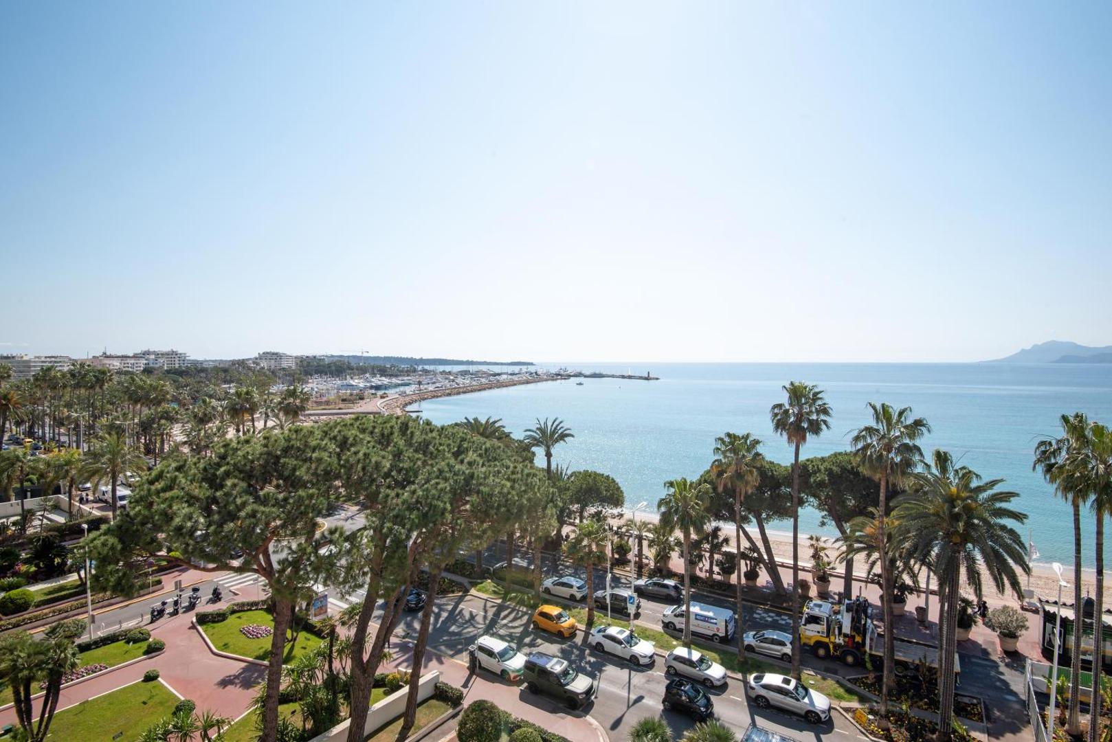 Fotografie 6: Buckingham & Lloyds - Cannes