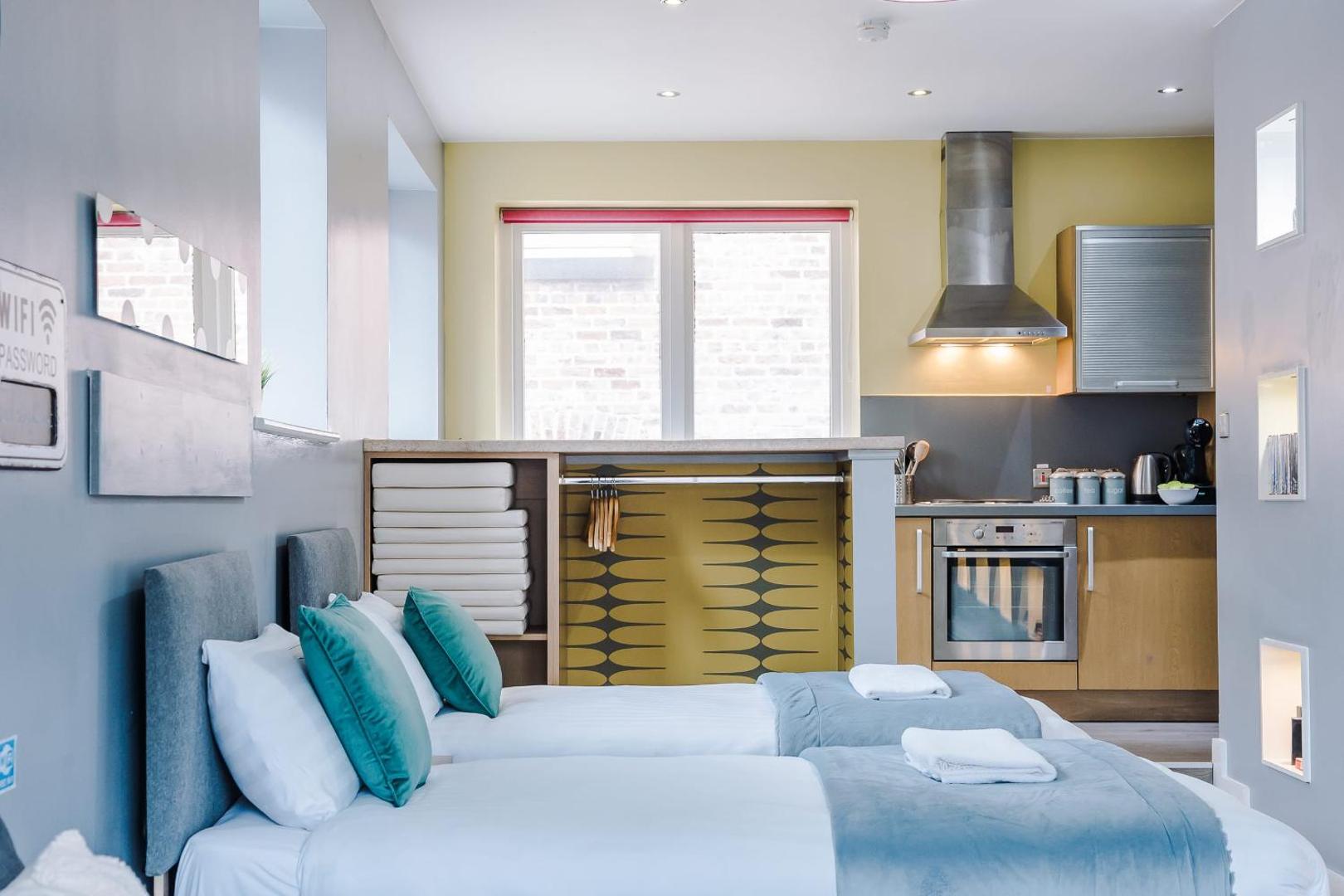 Kuva 7: Host & Stay - Campbell Square Roof Terrace Apartment