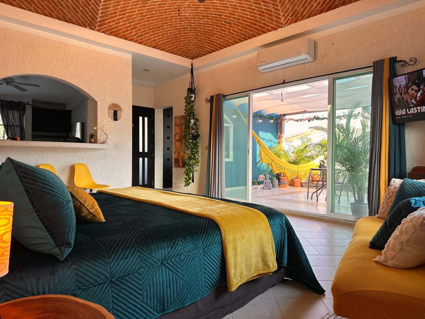 Fotografie 10: BEAUTIFUL & COZY NEAR BEACH Apartment Pool & KingSize Bed