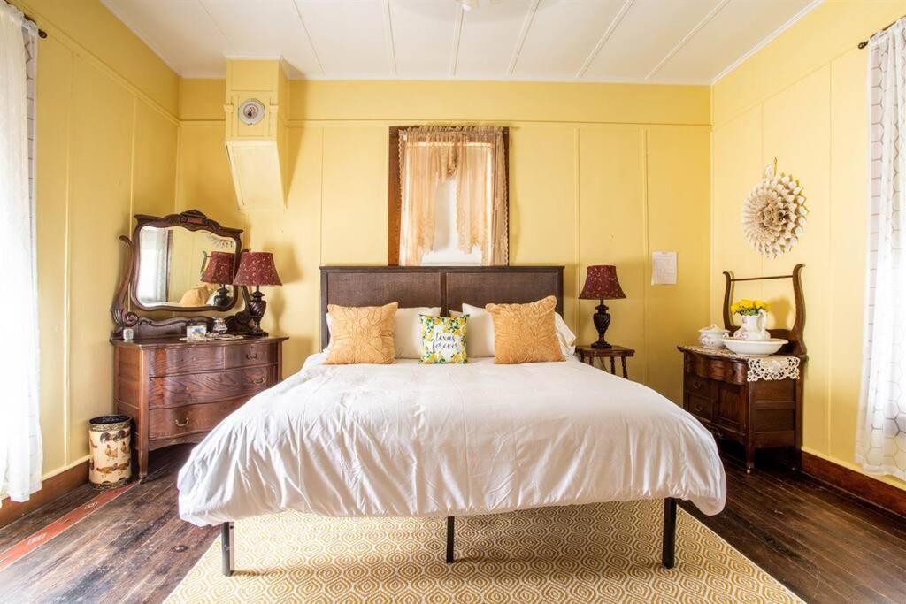 Fotografie 3: Fire Pit, Hot Tub, King Beds