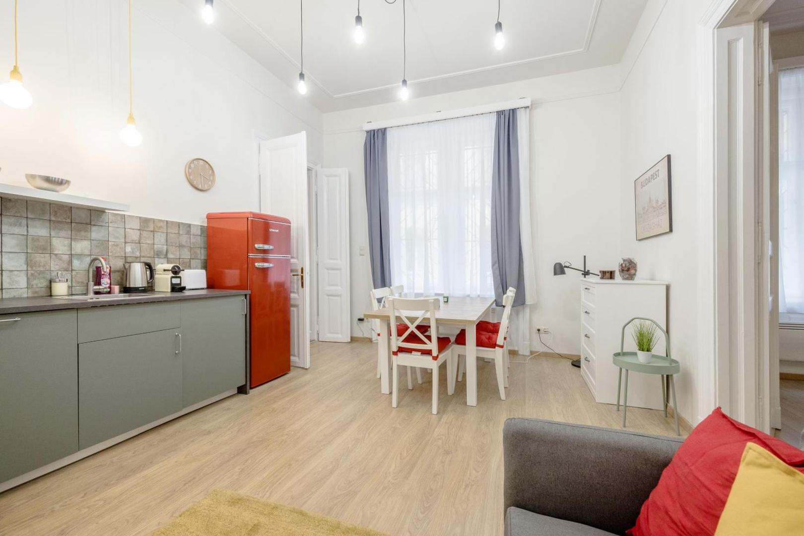 Фотография 9: Stylish & central 2BR apartment