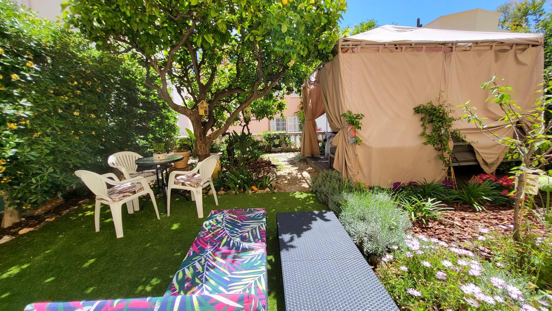 Foto 2: Super Flat, Garden. Bnbrickeys