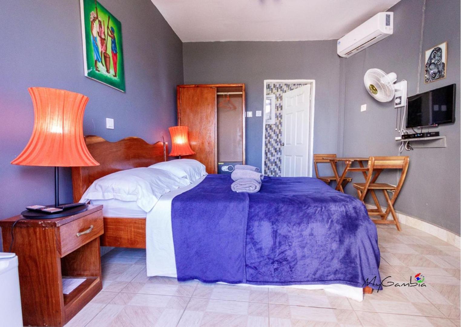 Fotografia 9: 13-Bed Complex - Pool - Parking