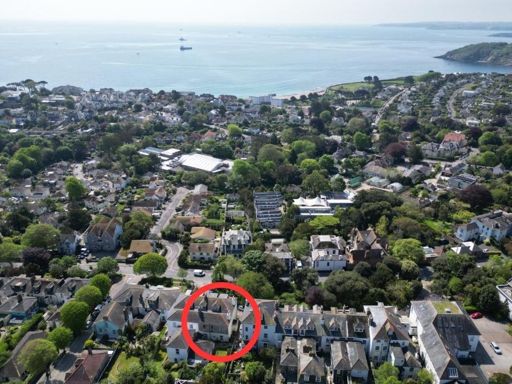 Foto 10: Treetops - Characterful flat with parking, close to beach