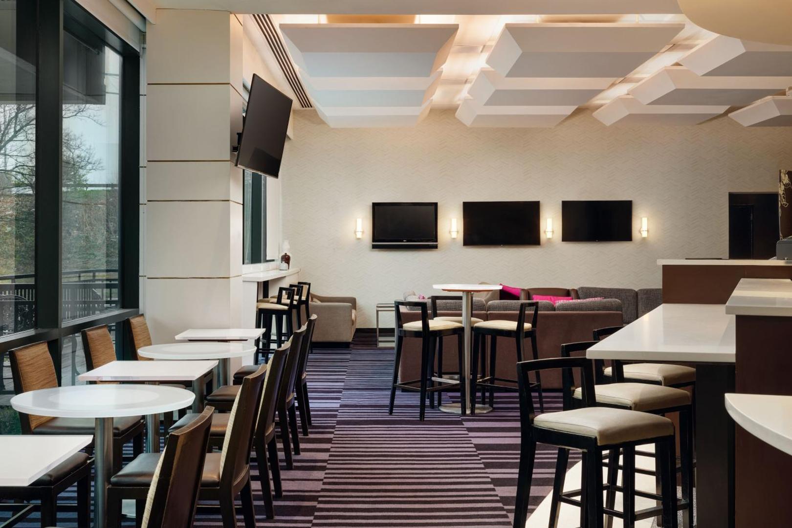 Foto 5: Courtyard by Marriott New York JFK Airport