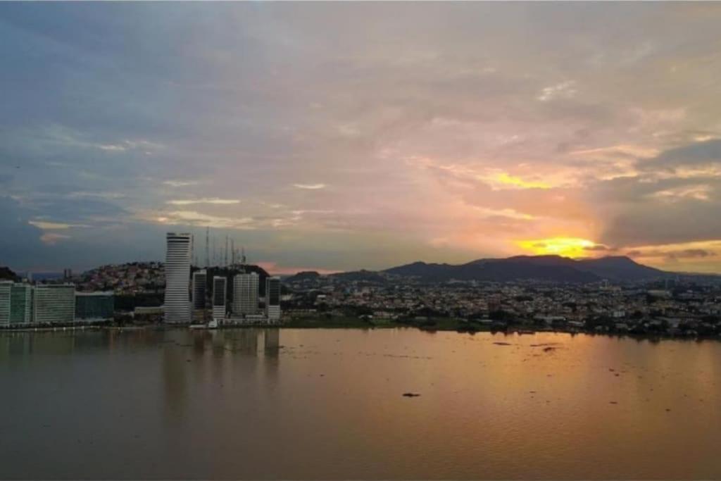 Fotografie 9: EDIFICIO RIVERFRONT II PISO 9 - SUITE 911-2 con ACCESO ÁREA SOCIAL