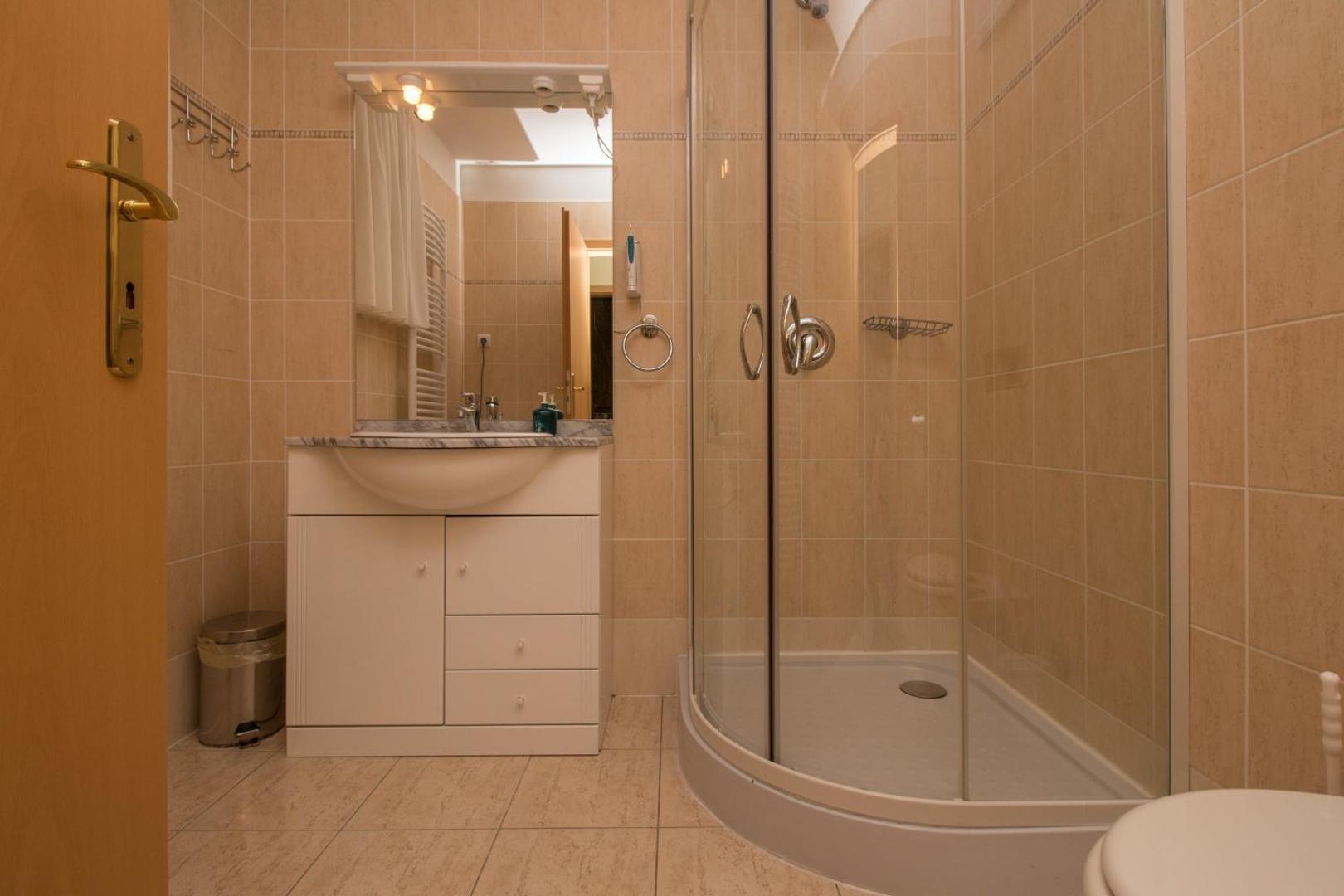 Fotografie 5: 299 - Teljes panorámás közvetlen balatonparti exkluzív apartman