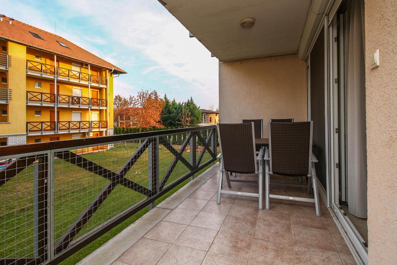 Foto 2: 399 - Modern szállás, vízparti apartmanban