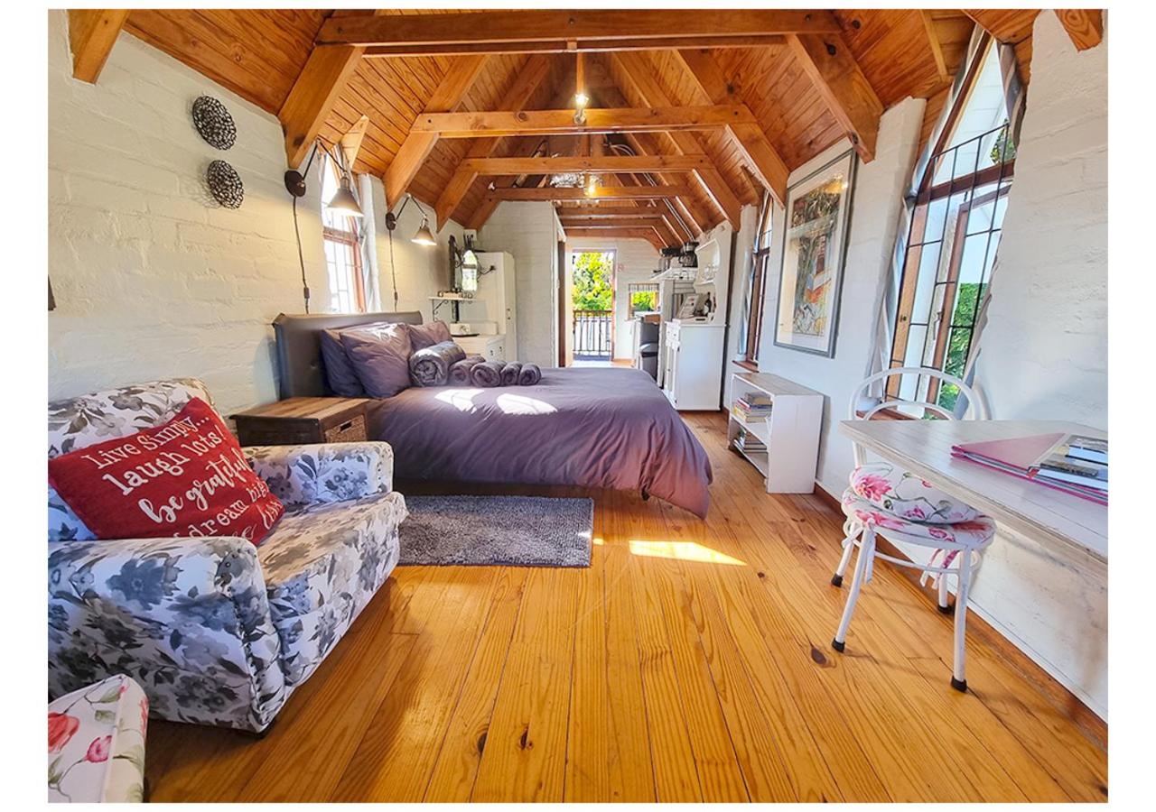 Photo 2 : Studio on McLeod - Private Self-catering Apartment