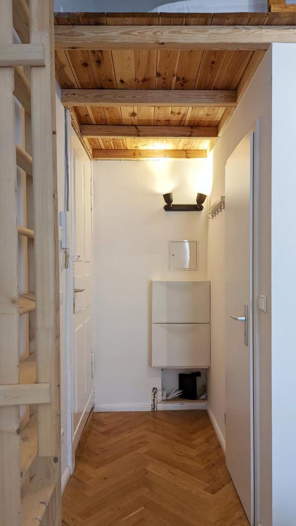 Фотография 6: Central, cozy, designed 1-BR Apt at Akazienkiez