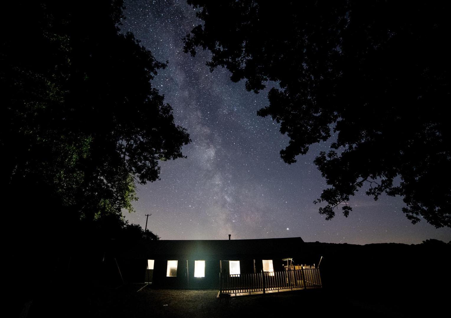 Billede 2: Canvas & Campfires, Luxury Safari Tent Glamping, only Seren Tent has a hot tub