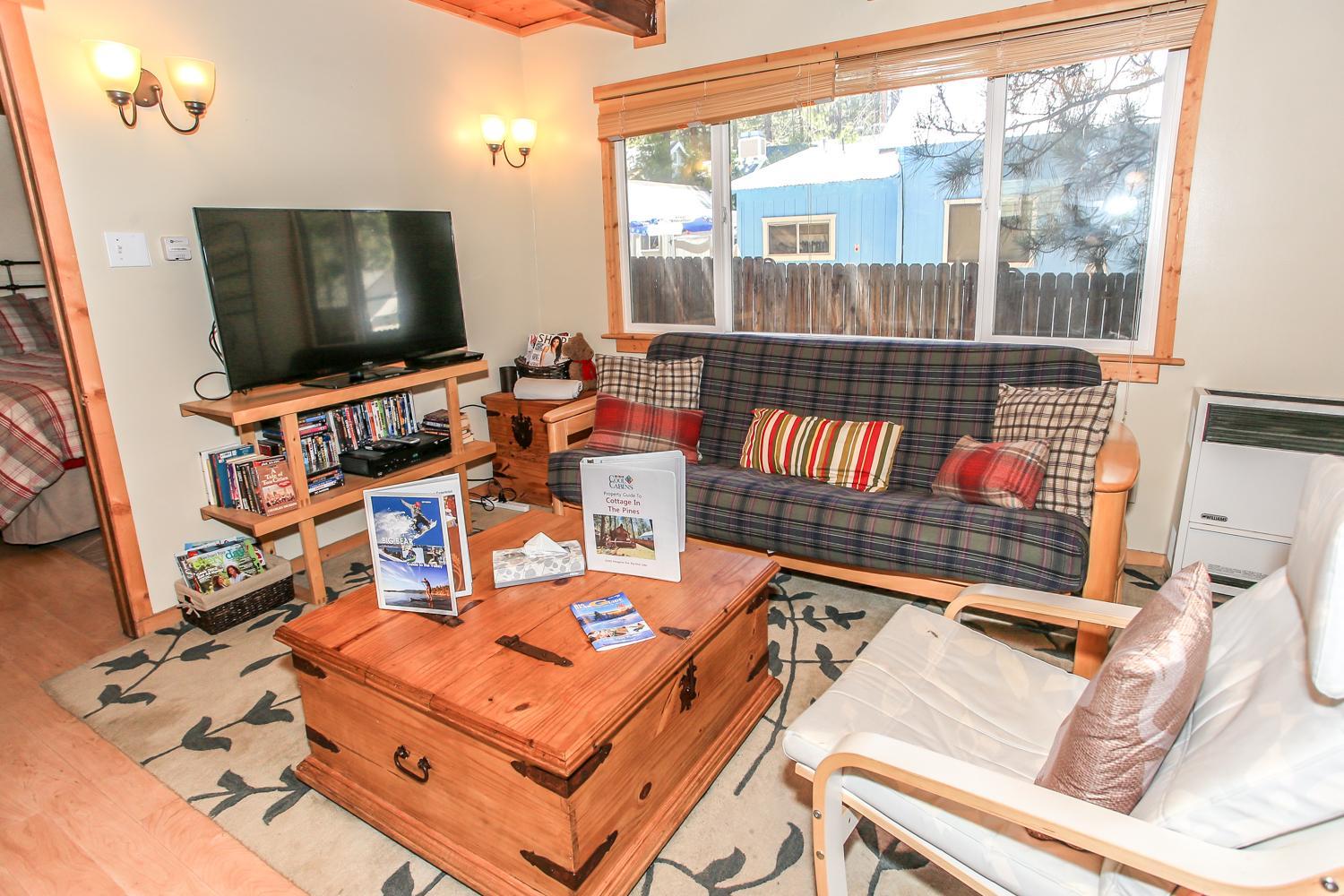 Billede 3: Cottage in the Pines - Great place to stay and close to everything! With Slope views!
