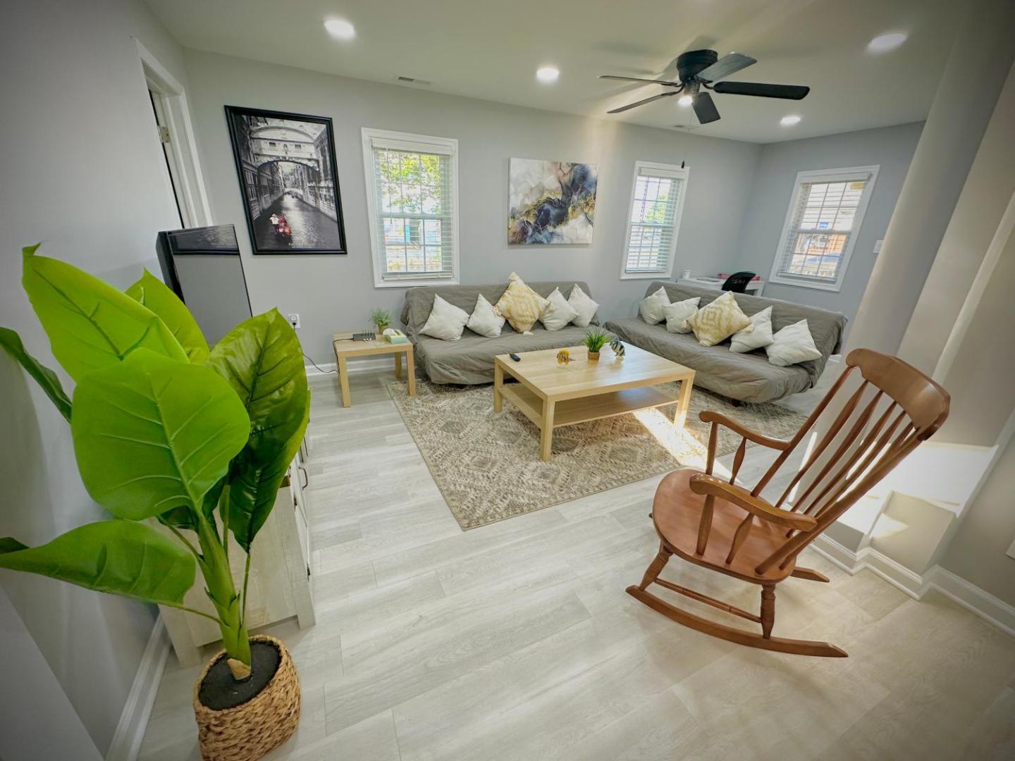 Bilde 7: Cottage in Heart of Colonial Beach, 7 Mins Walk to the Beach