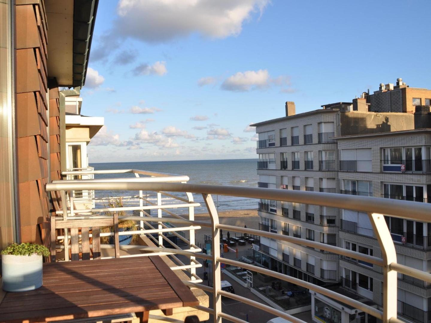 Photo 6 : Studio in St-Idesbald with Sea View Balcony