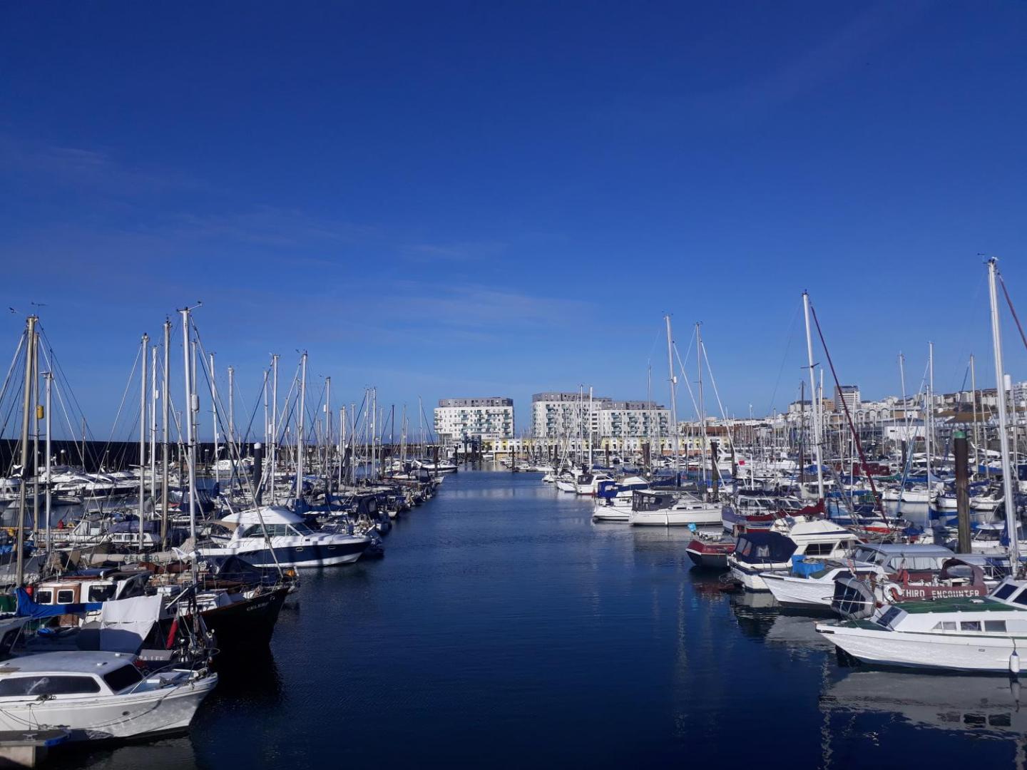 Bild 9: Unique, loft-style apartment with fantastic Brighton Marina views