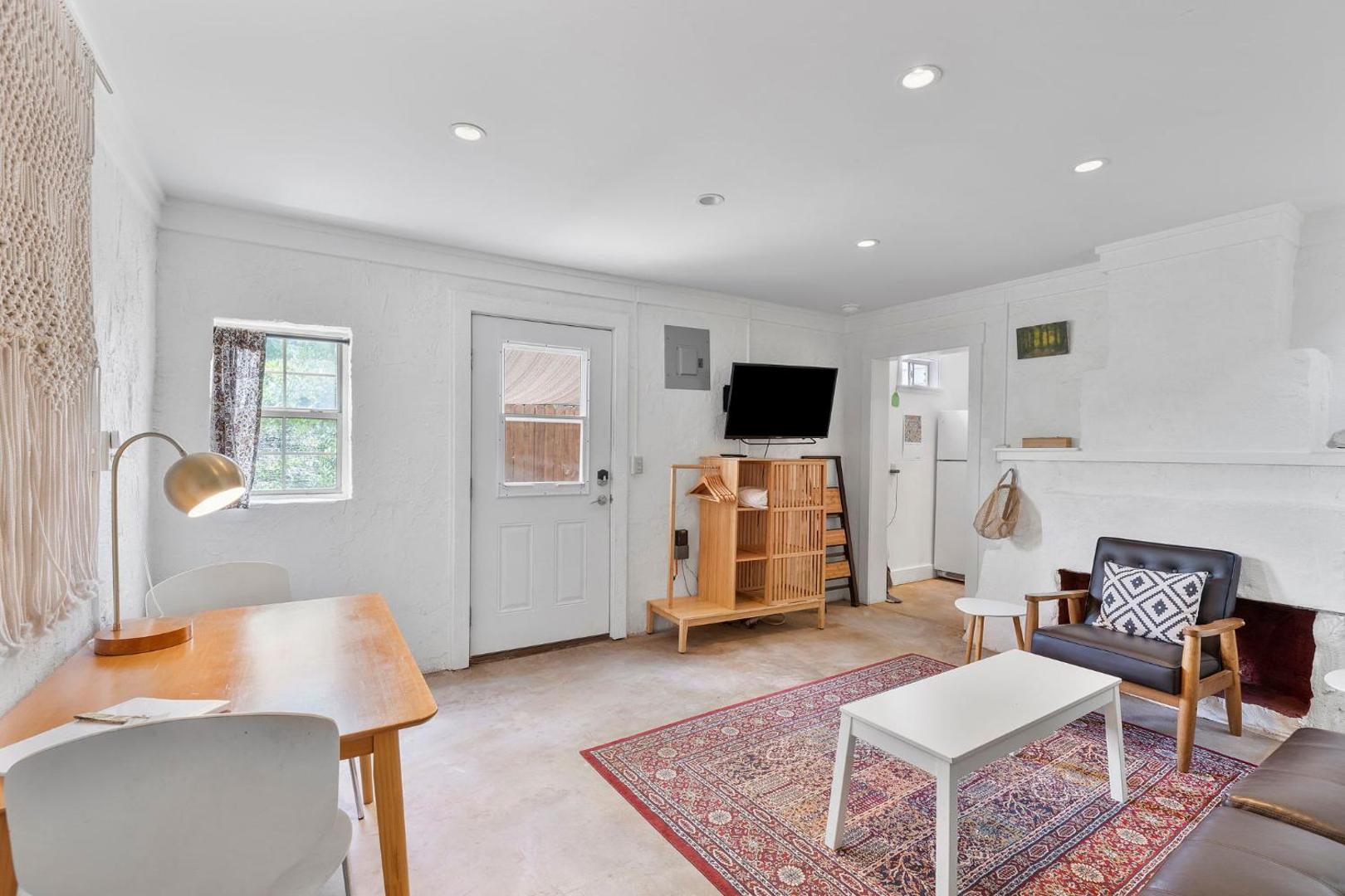 Studio 410 photo 2