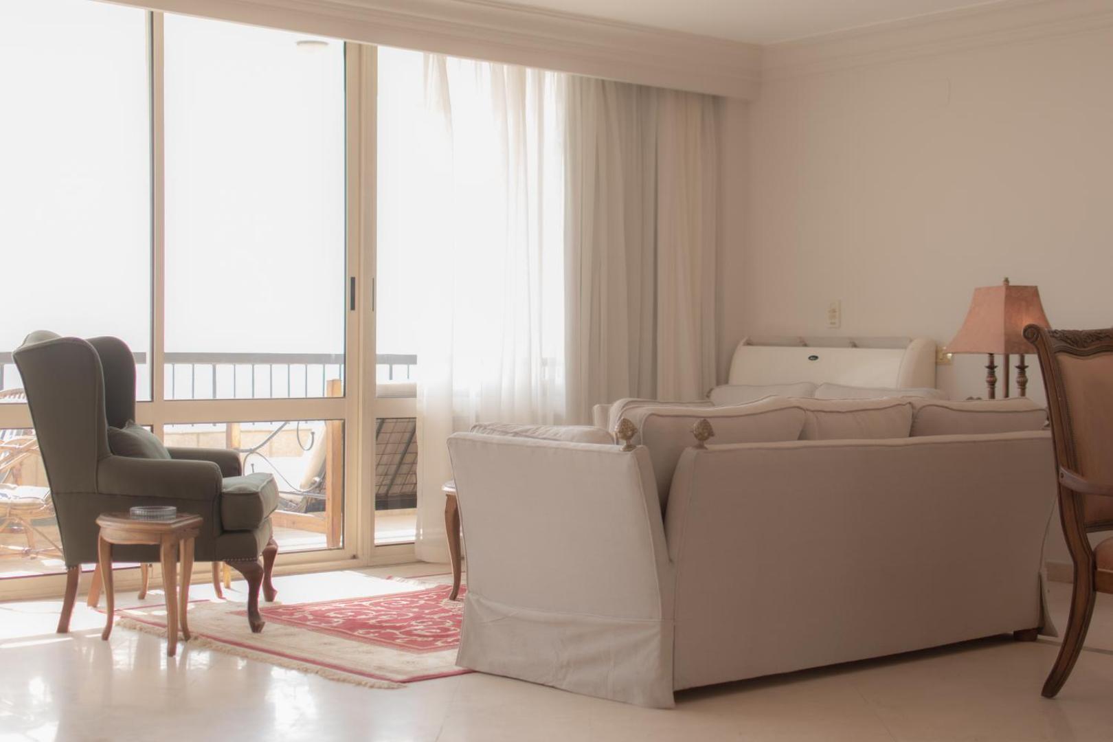 Foto 8: Cairo - Maadi, Pyramids and Nile View Luxury Apartment
