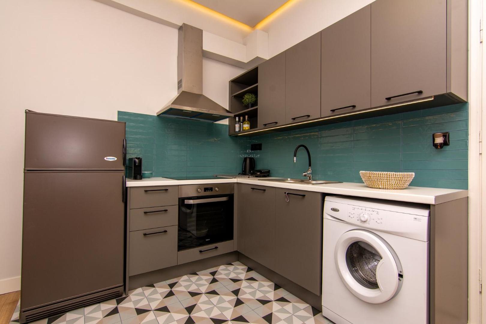 Photo 5 : STUDIO 48, COZY APARTMENT IN KALAMATA CITY CENTER