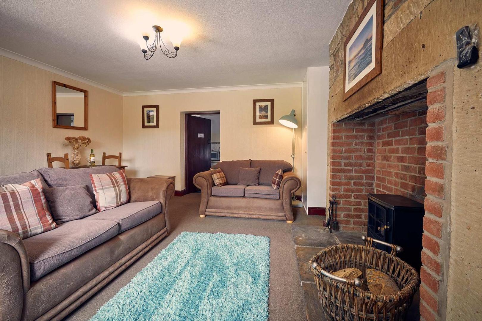 Host & Stay - Rose Cottage photo 7