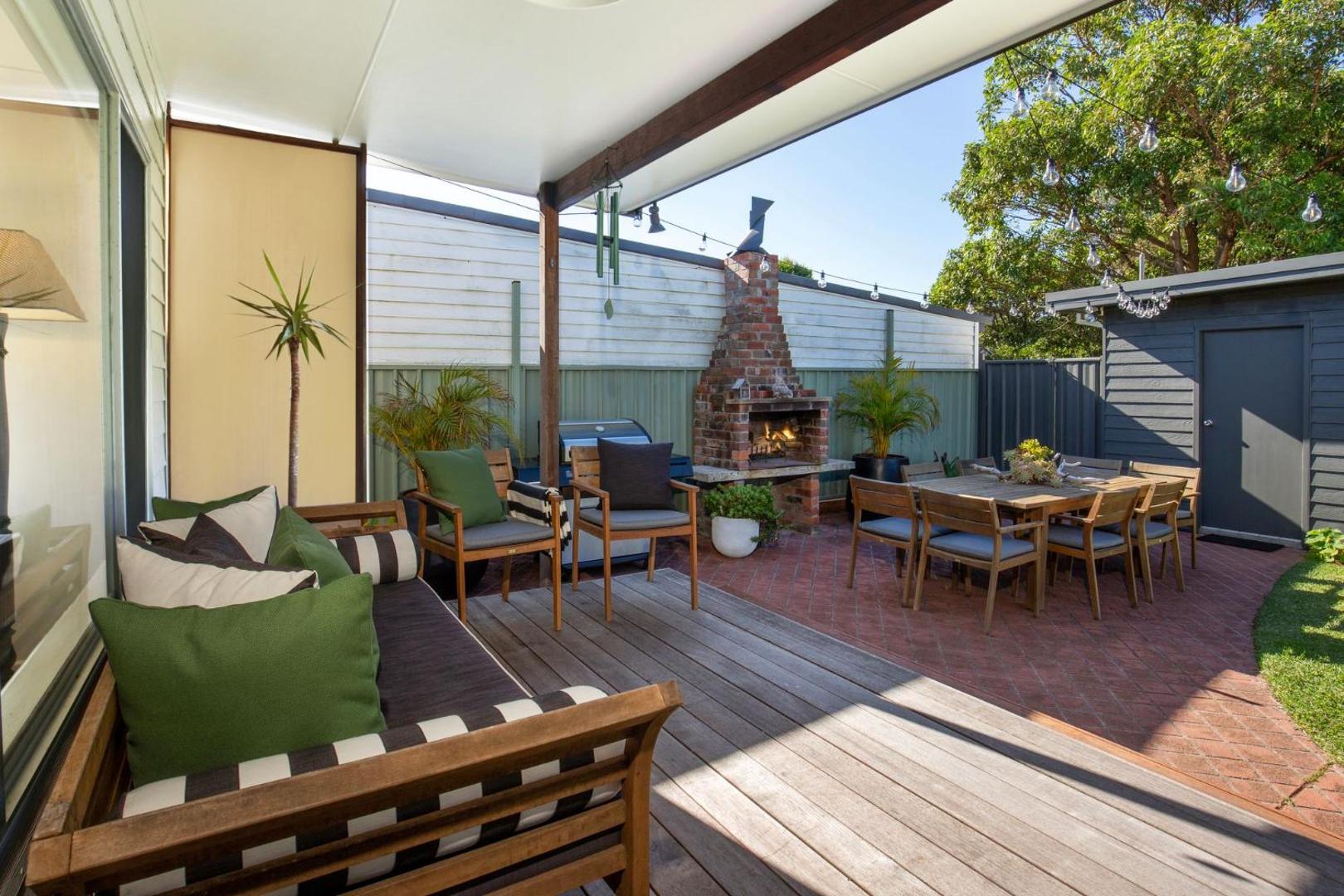 Φωτογραφία 3: Amaroo - Pet Friendly - 2 Mins Walk to Beach - Outdoor Fireplace
