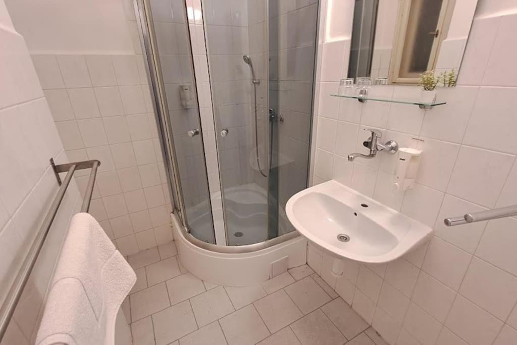 Bild 2: Flat in Zizkov -402-