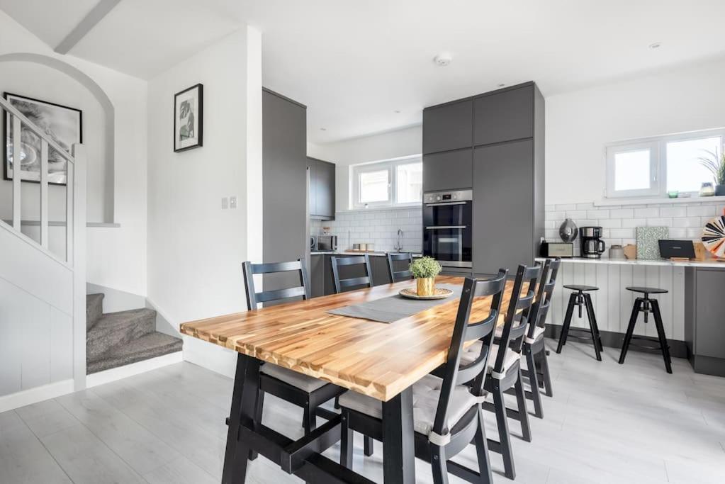 Zdjęcie 4: Spacious, Modern Home, Central Newquay w/ parking