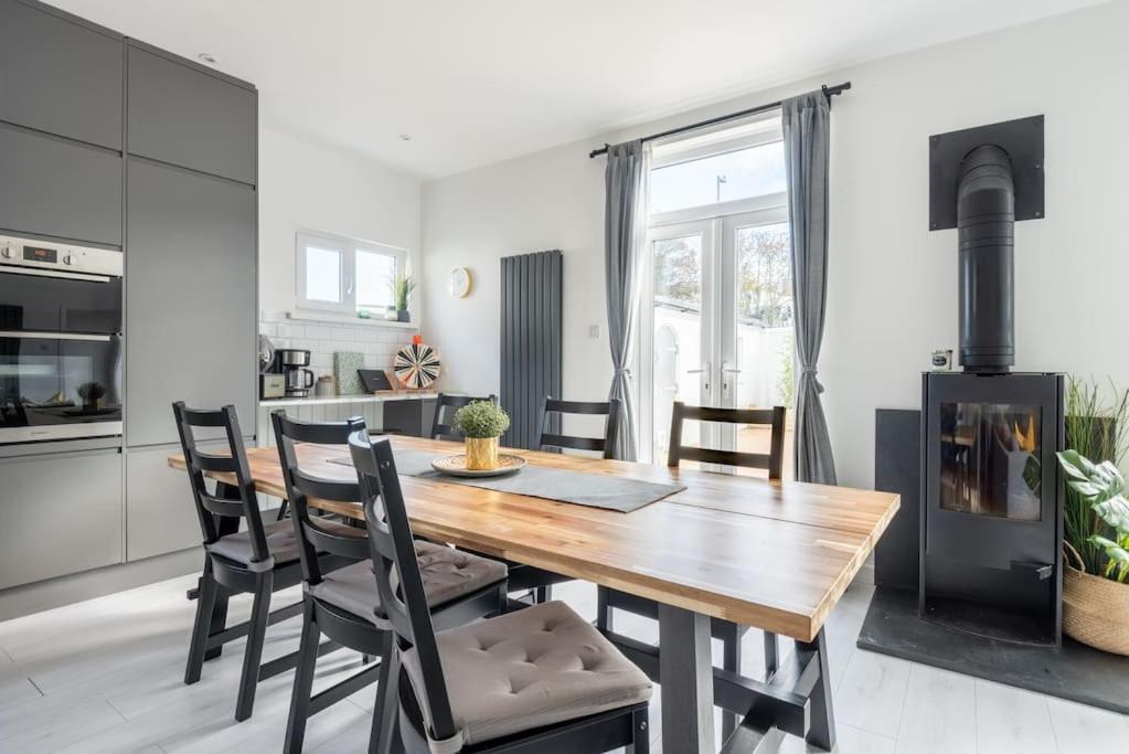 Zdjęcie 3: Spacious, Modern Home, Central Newquay w/ parking