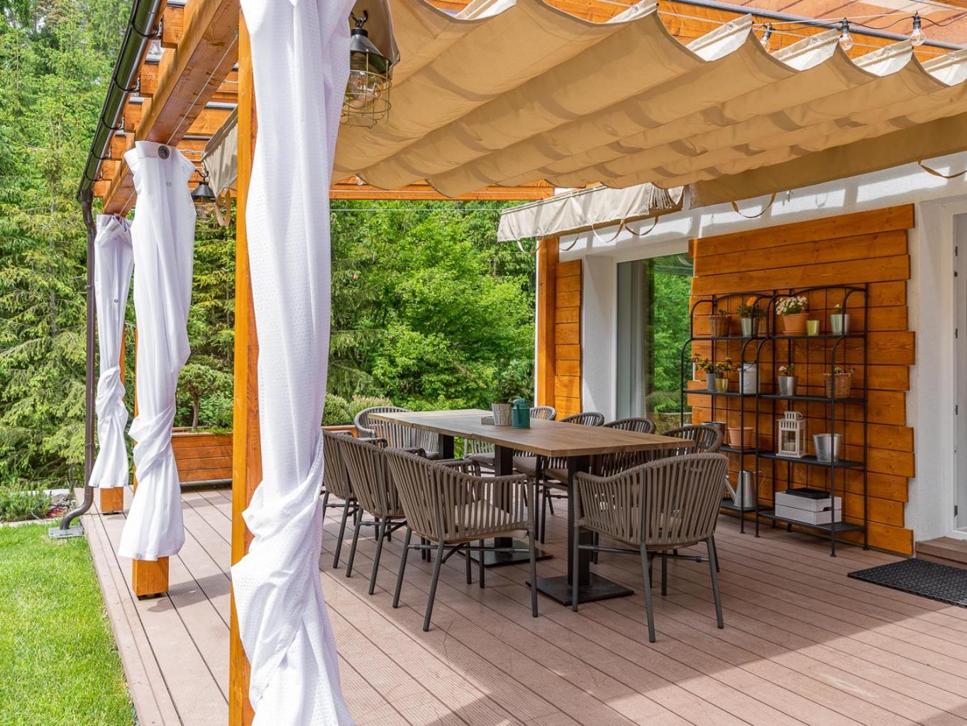 Chalet Ester - Luxury Provençal House in Oravaの写真9