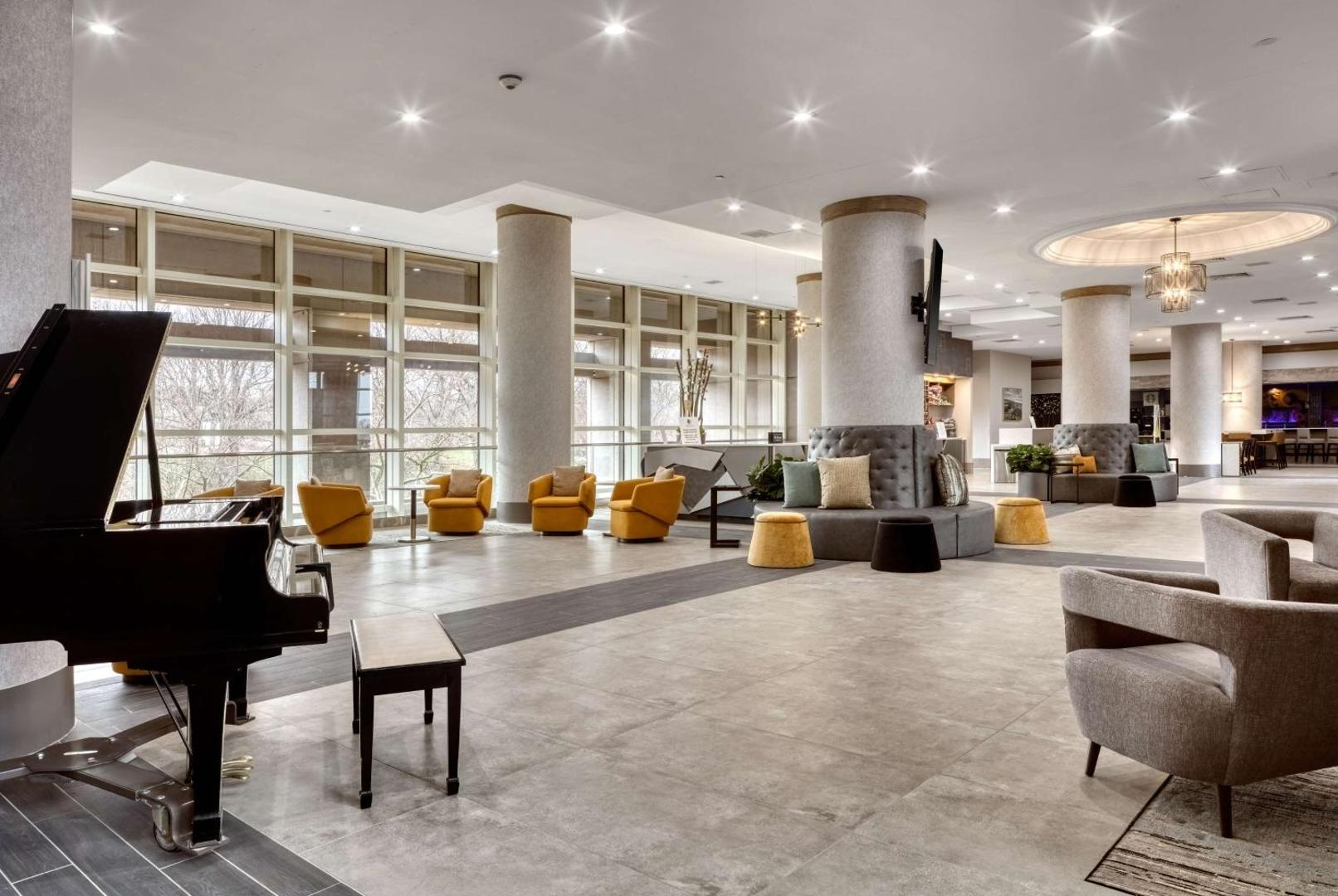Фотография 2: DoubleTree by Hilton Tulsa - Warren Place