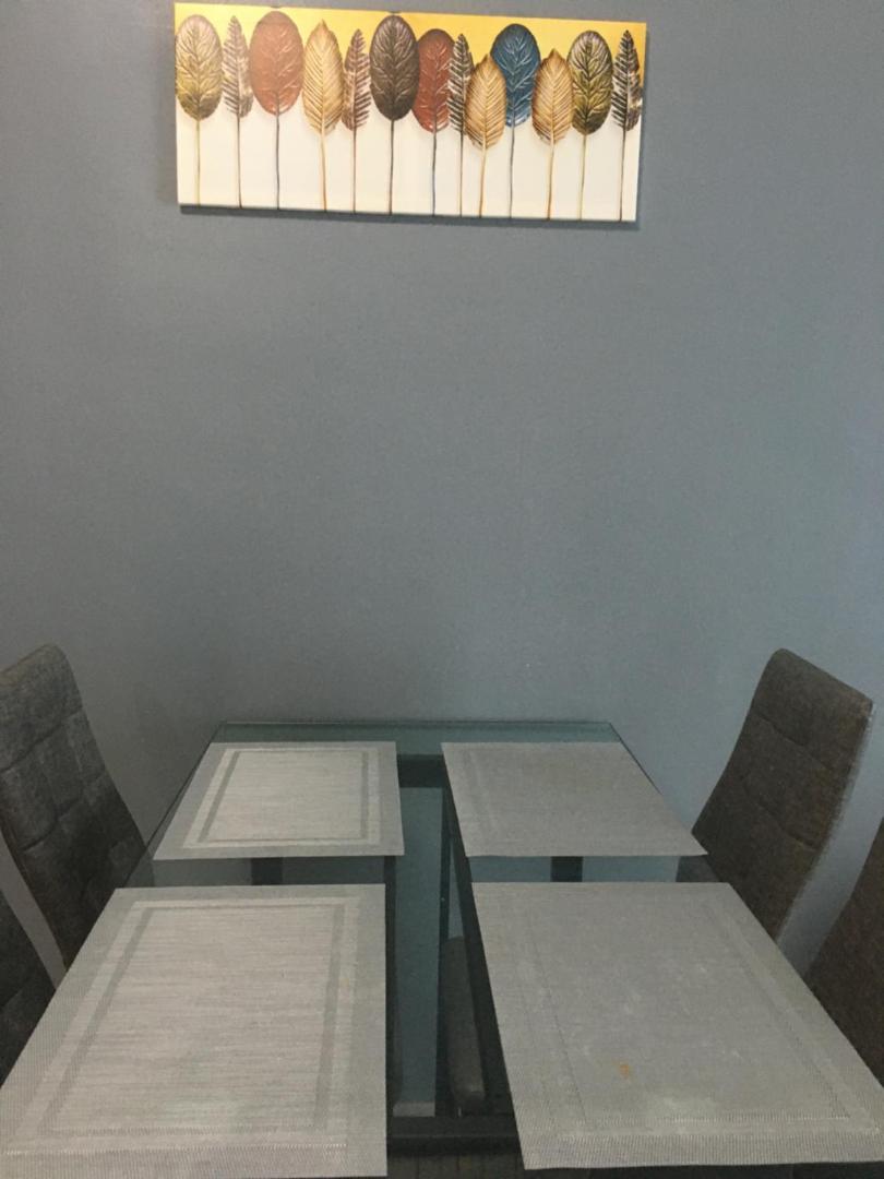 Kuva 9: Simple & Cozy 1 Bedroom US Embassy, Roxas Blvd, Ermita, Manila