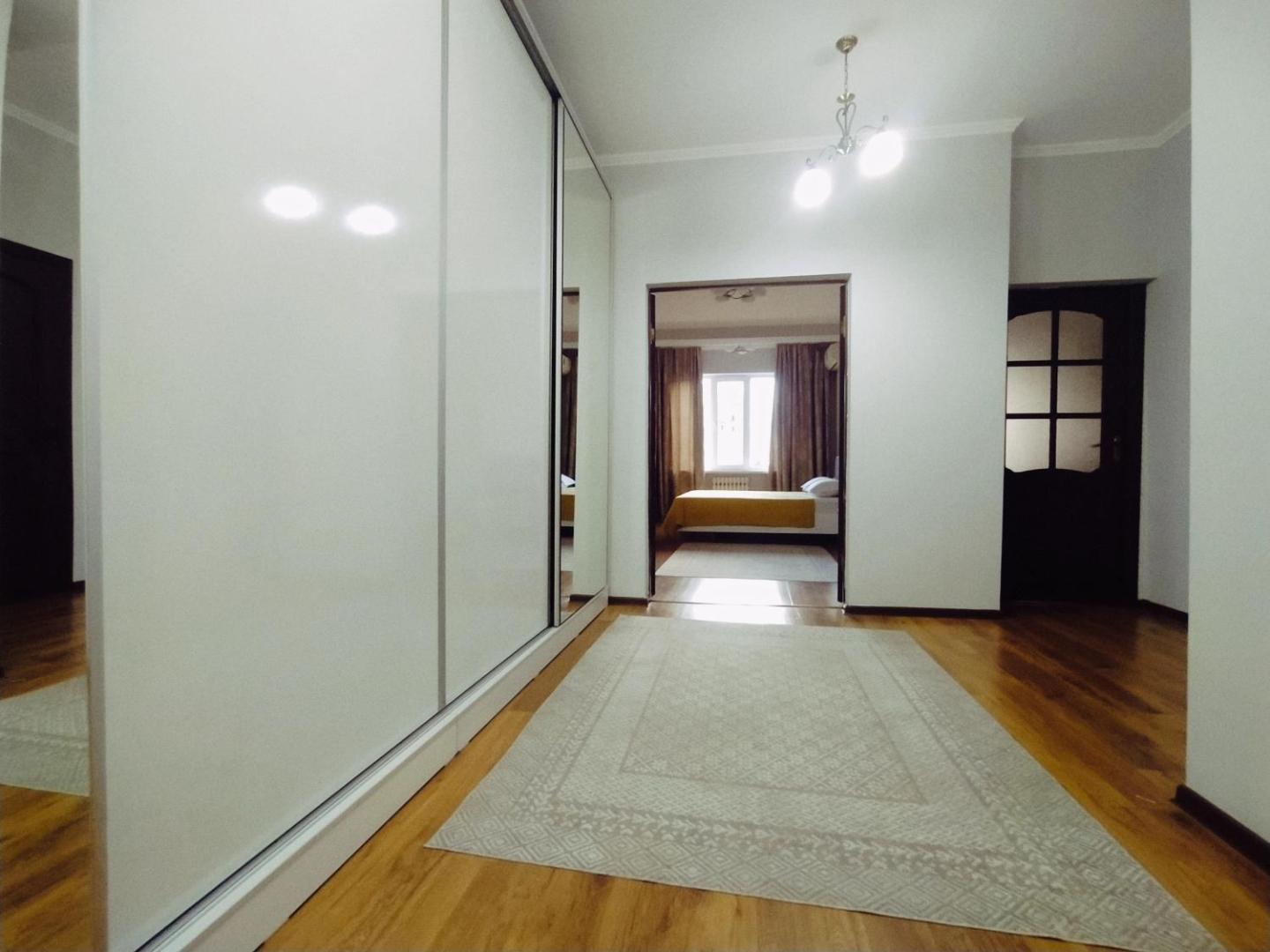 Zdjęcie 3: AURA on Turusbekova street 124