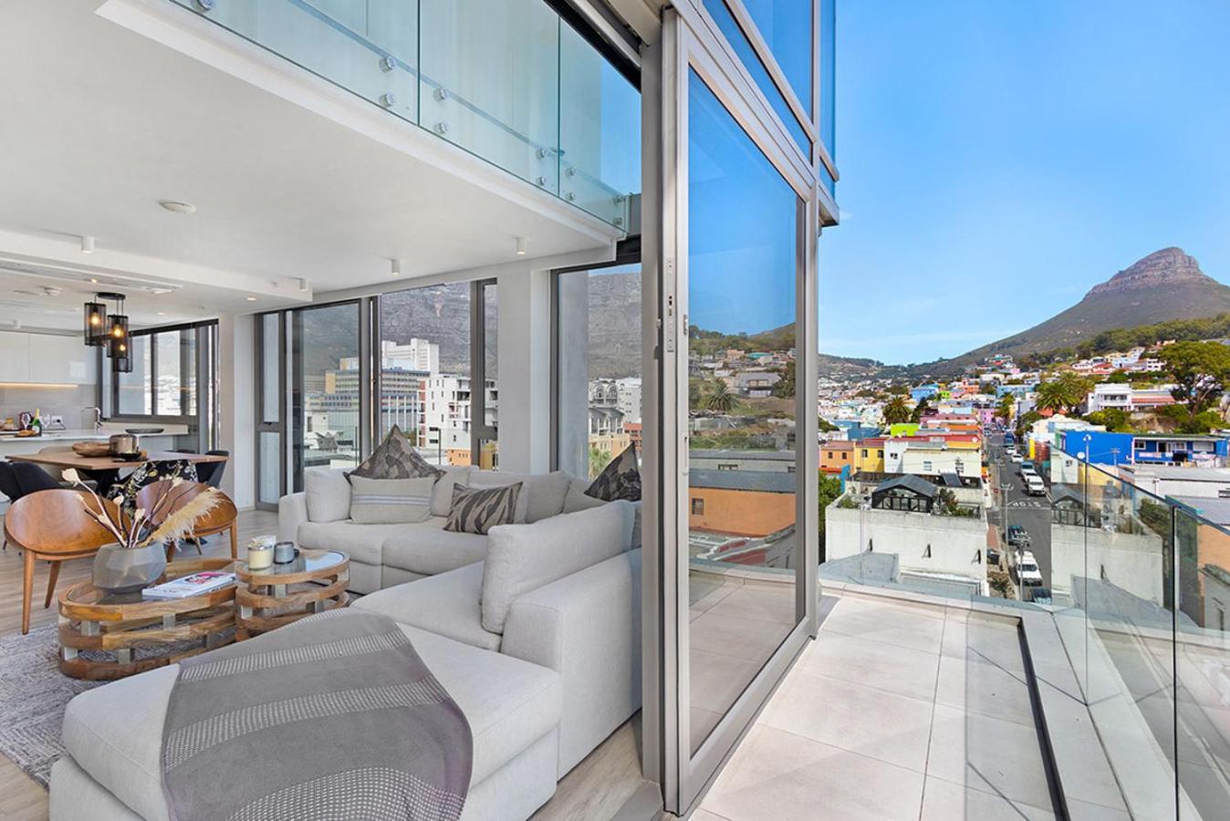 Bilde 2: 702 on Strand Cape Town - Panoramic Mountain Views