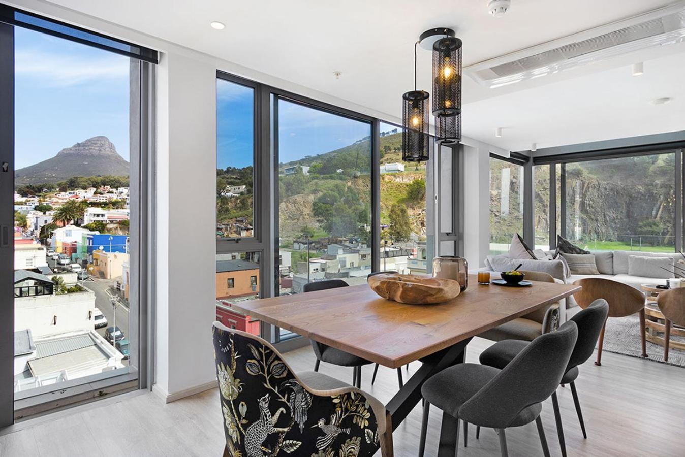 Bilde 10: 702 on Strand Cape Town - Panoramic Mountain Views