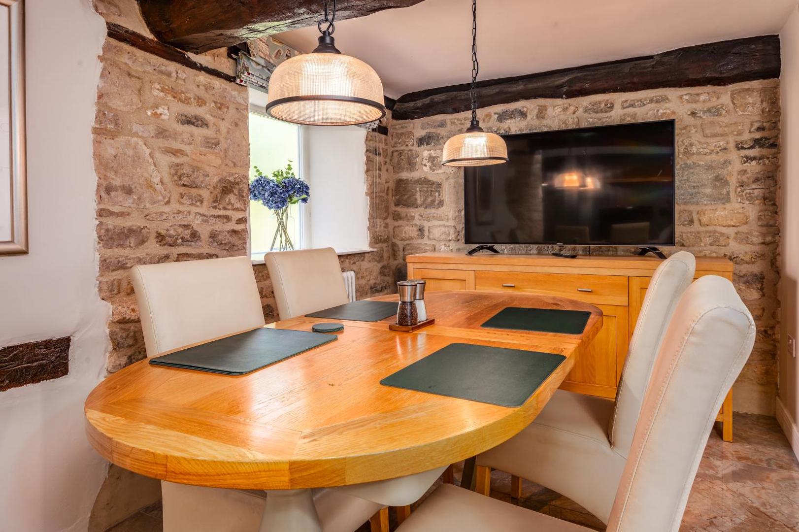 Foto 2: Spacious, luxury town centre Granary conversion