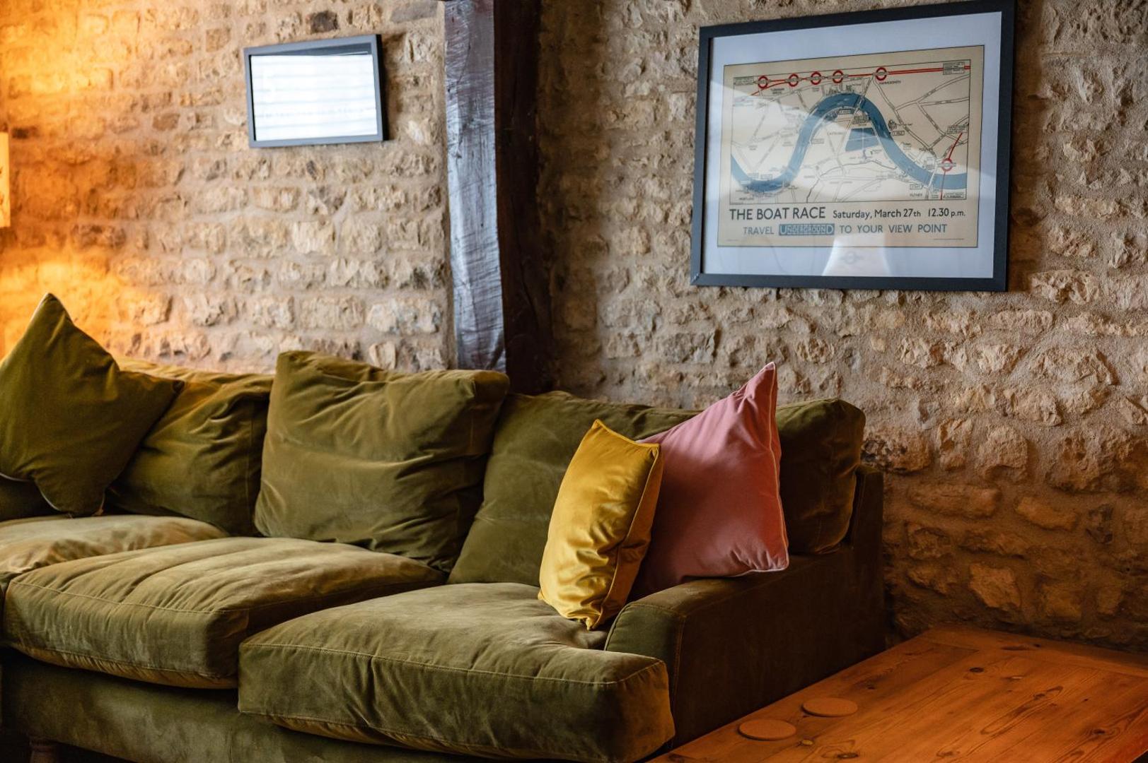 Foto 3: Spacious, luxury town centre Granary conversion