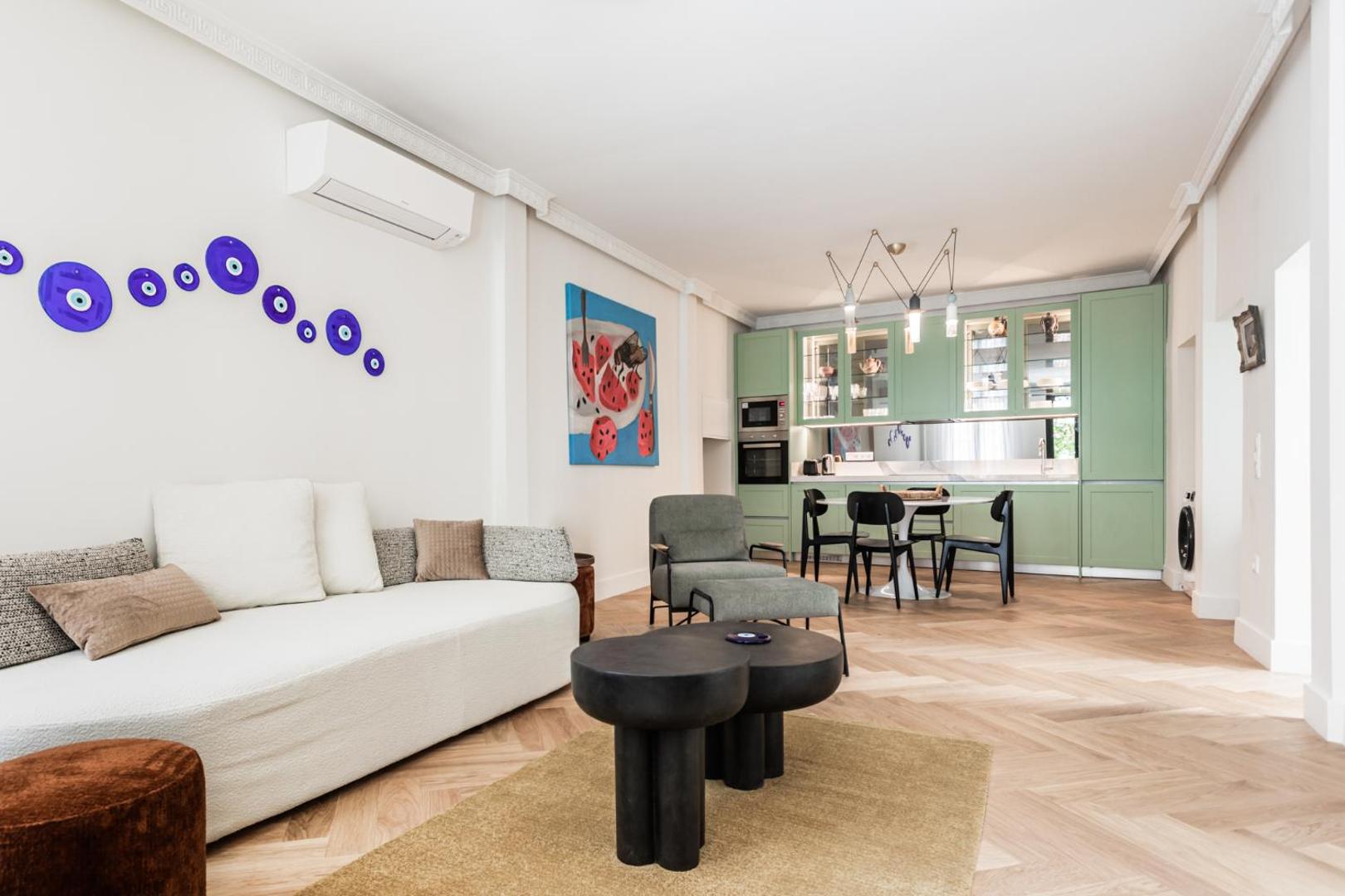 Foto 2: Chic & central Athenian apartment! EV4