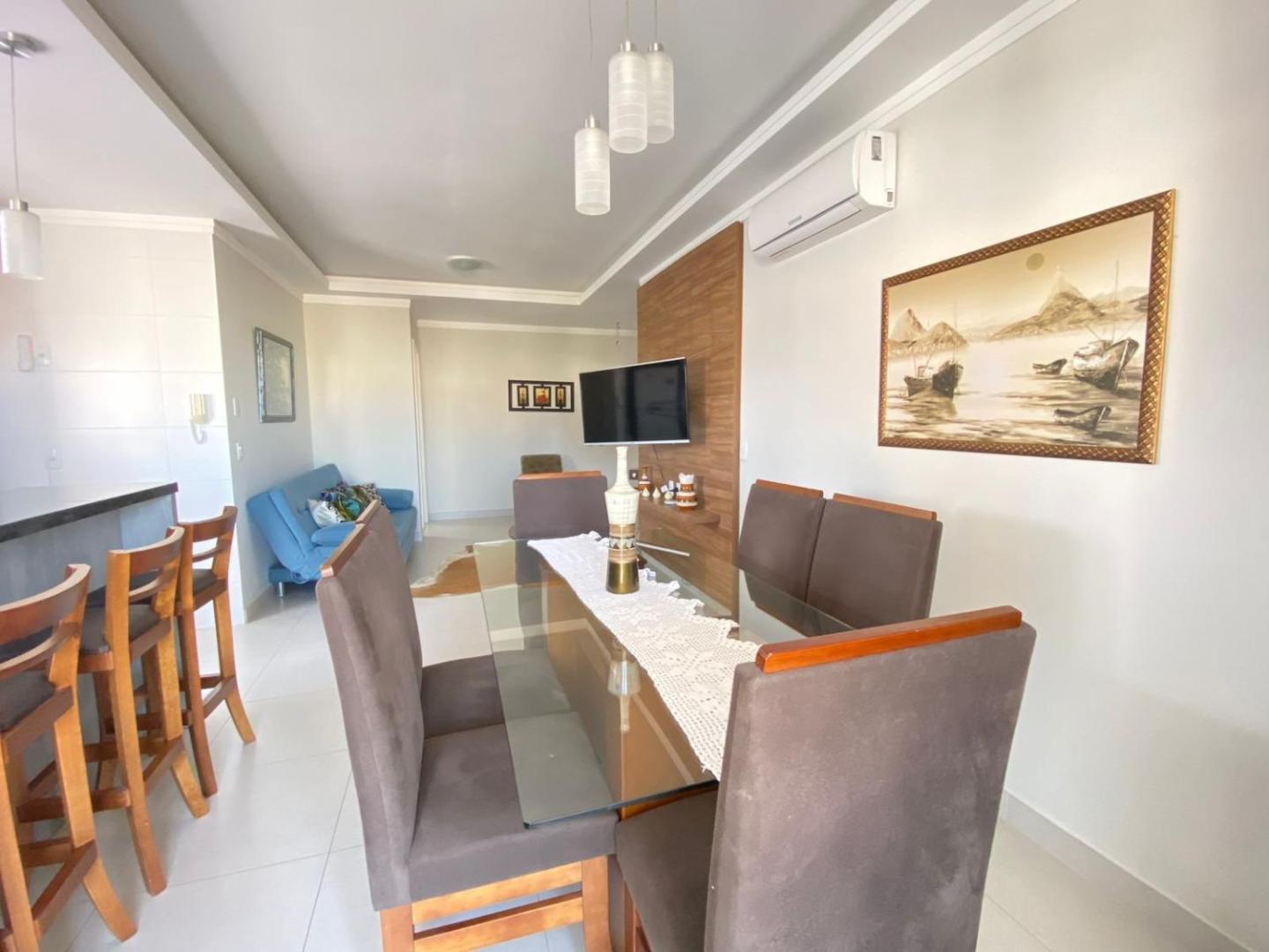 Foto 5: 451 - Lindo Apartamento de 3 dormitórios na praia de Bombas