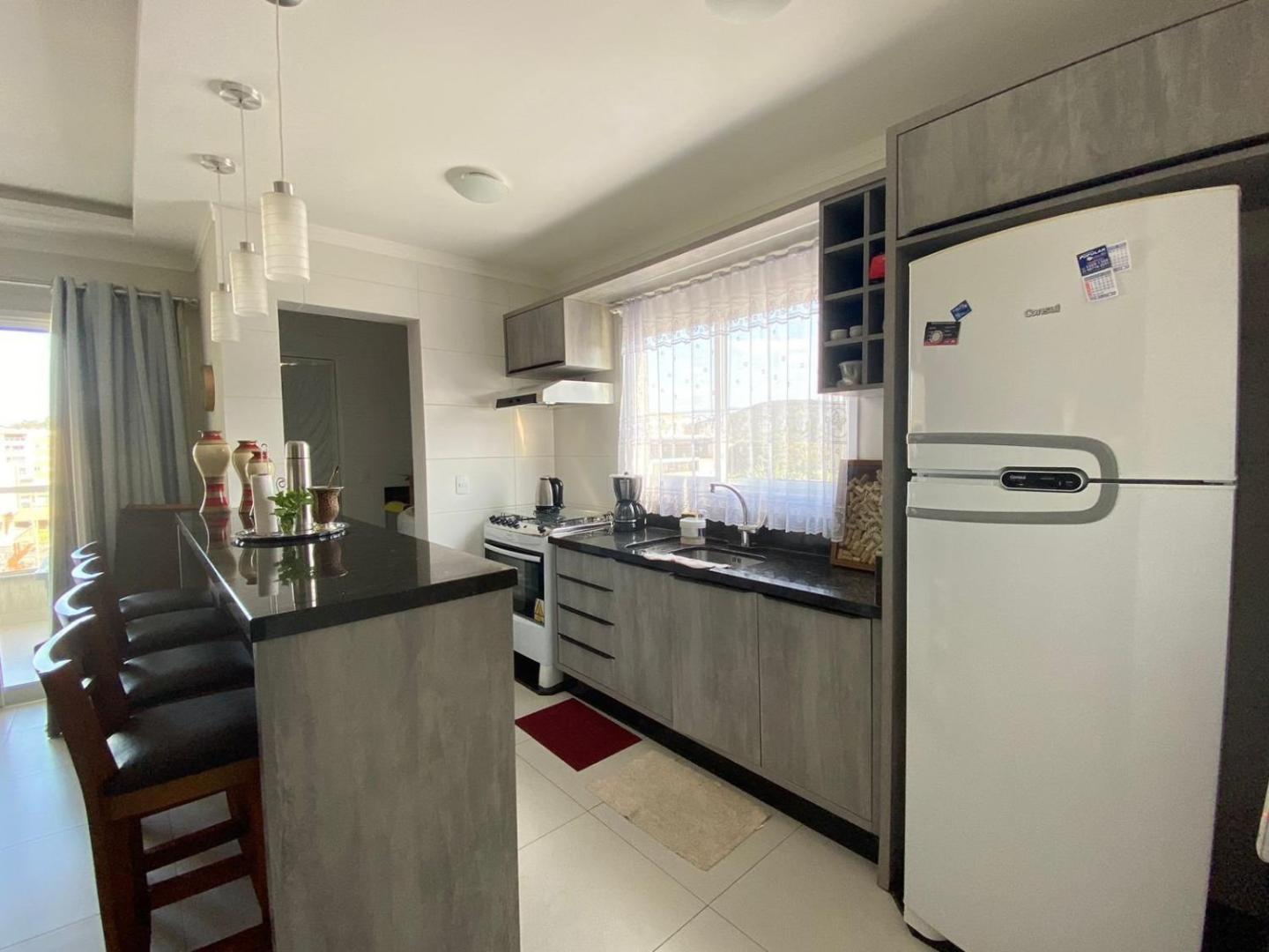Foto 6: 451 - Lindo Apartamento de 3 dormitórios na praia de Bombas