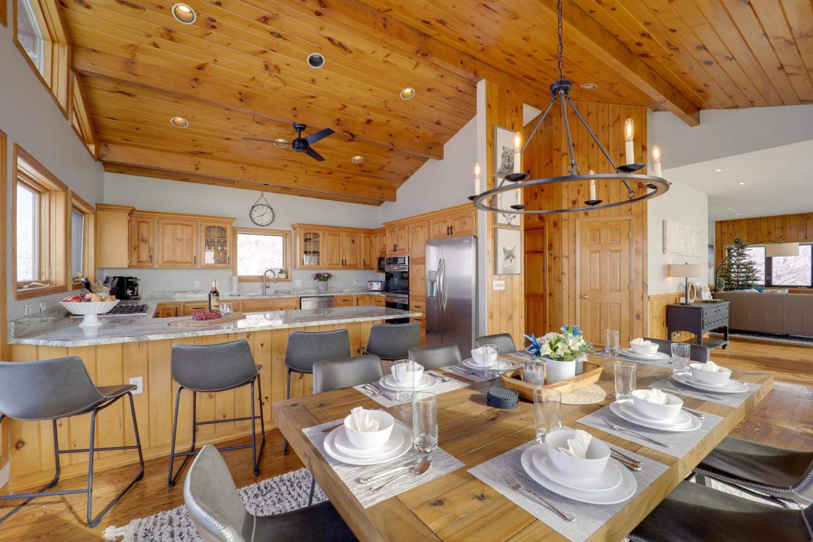 Foto 4: Views & Hot Tub! Beech Mtn 'Sky Barn Retreat'