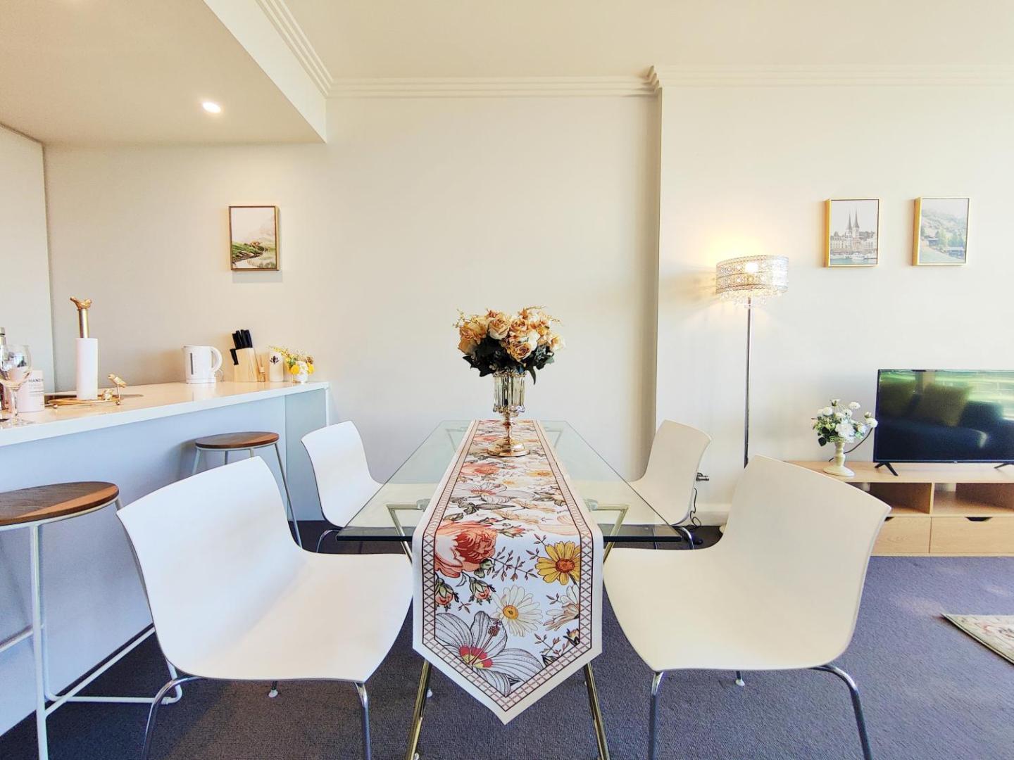 Foto 8: Comfy & Bright 1 Bed Apt Olympic