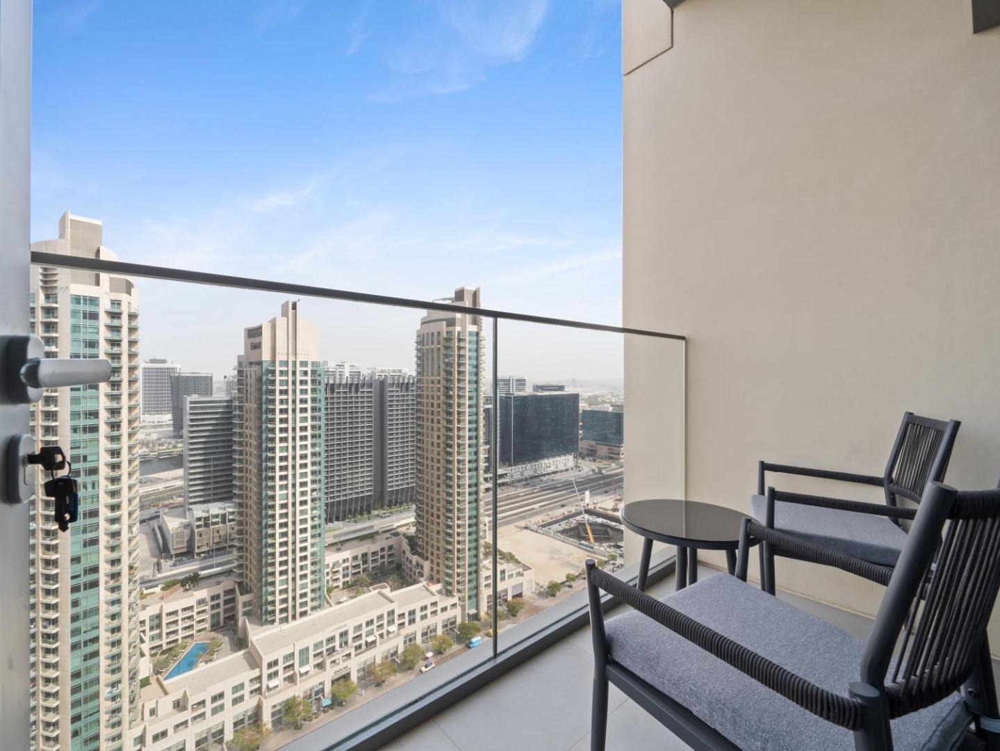 Foto 3: Pleasing 1BR in Burj Royale - Downtown Dubai