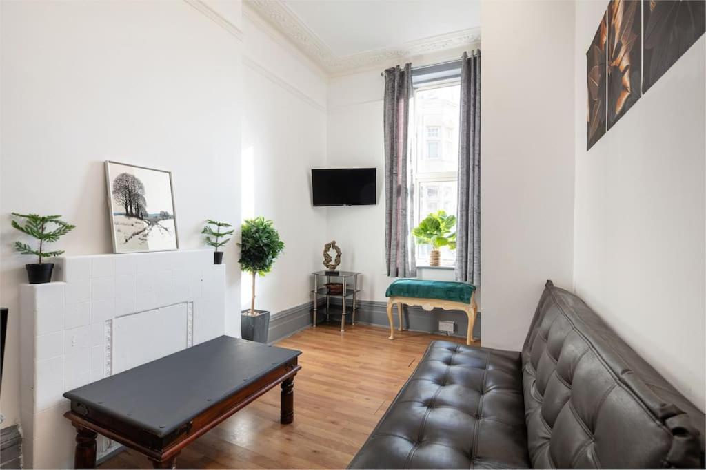 Foto 5: 2A - Bright & Airy 2 Bed Flat - 20 Mins to Central