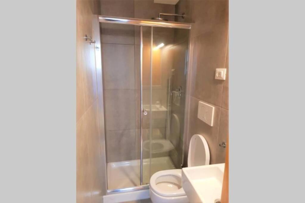 Kuva 9: Tiny Apartment