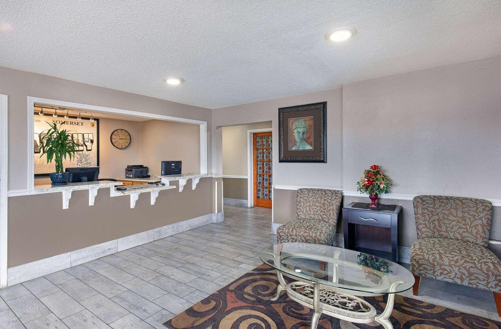 Foto 8: Super 8 by Wyndham Somerset