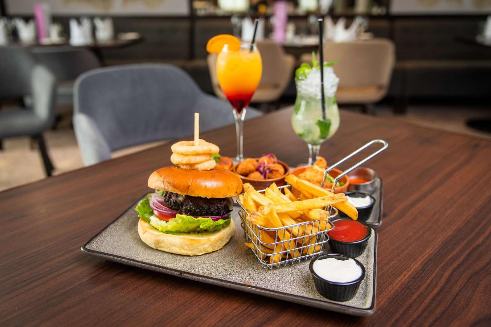 Bild 9: DoubleTree by Hilton London Heathrow Airport
