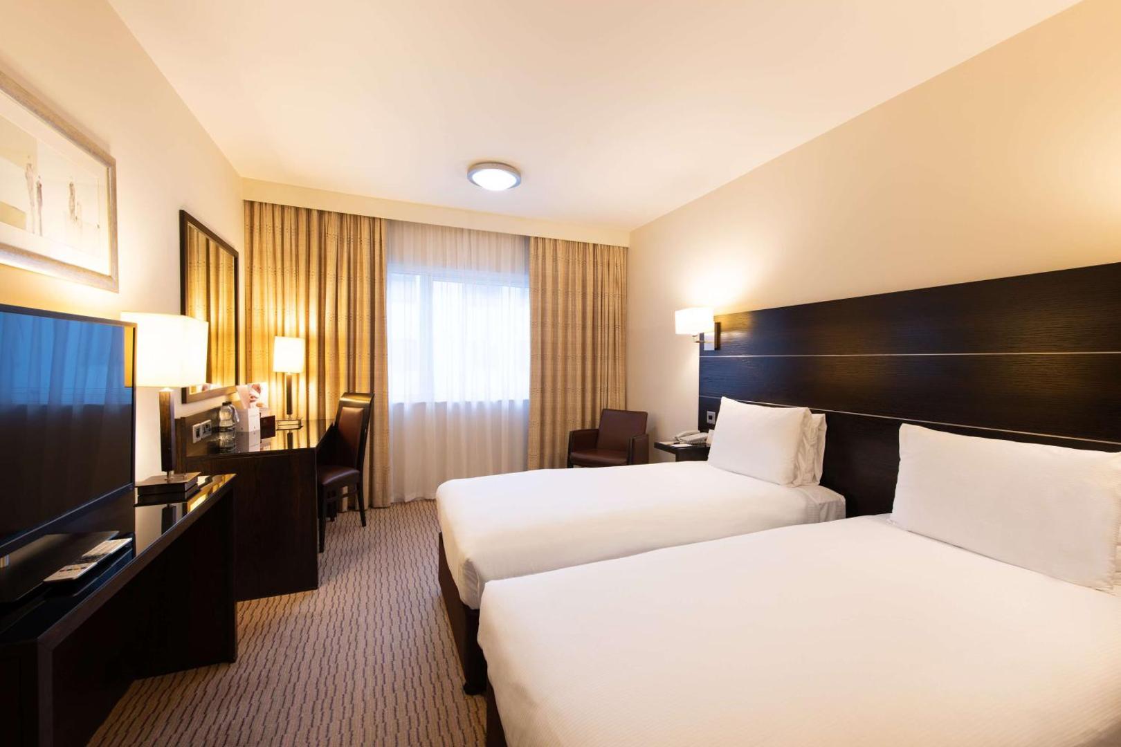 Bild 15: DoubleTree by Hilton London Heathrow Airport